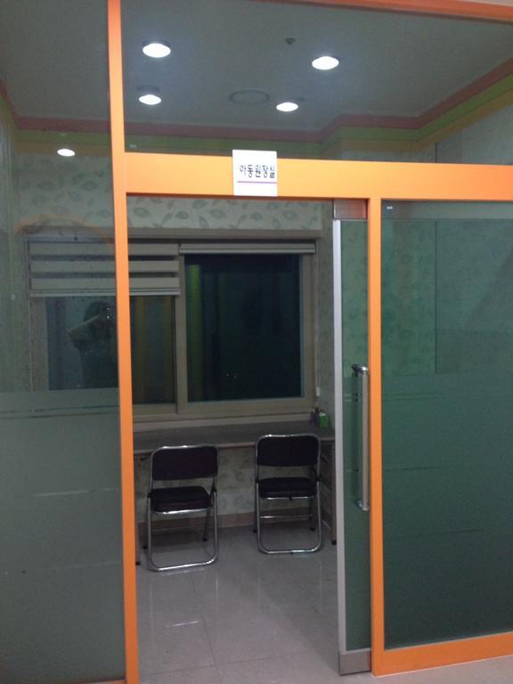 Champ Hostel Busan Buitenkant foto